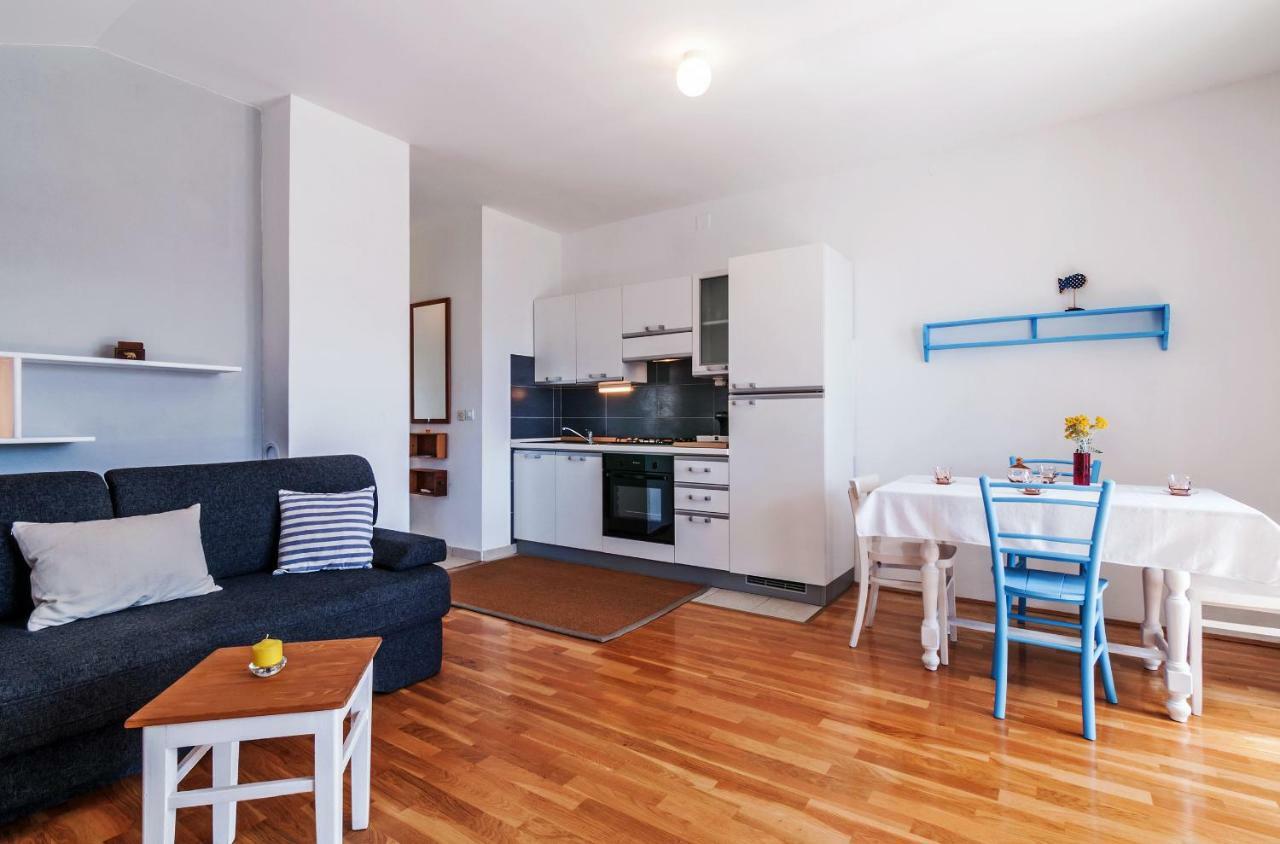 Apartmani Labud Sukošan Exteriér fotografie